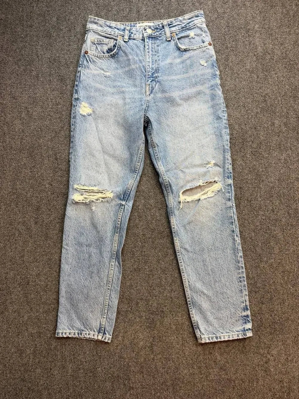 Zara Women's US 6 EUR 28 Light Wash Distressed Ripped Straight Leg Jeans
